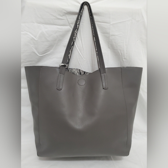 Vegan Leather & Faux Snake Skin Reversible Tote and Wristlet/Wallet - Picture 3 of 12